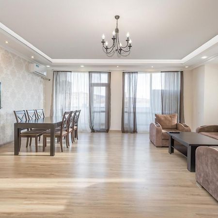 2 Bedrooms 2 Bathrooms Large And Lux Apartment Best Location Jerevan Eksteriør bilde