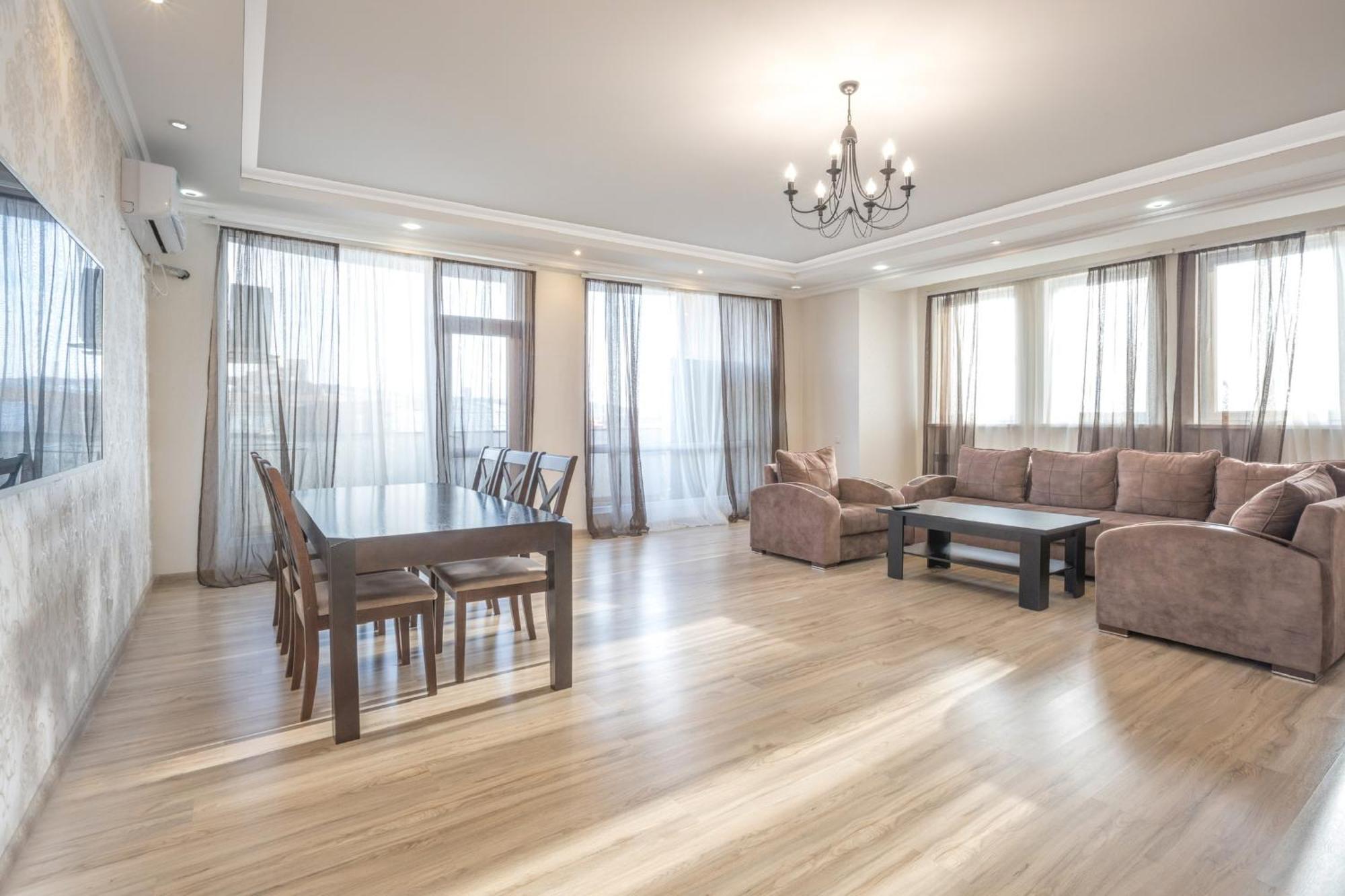 2 Bedrooms 2 Bathrooms Large And Lux Apartment Best Location Jerevan Eksteriør bilde