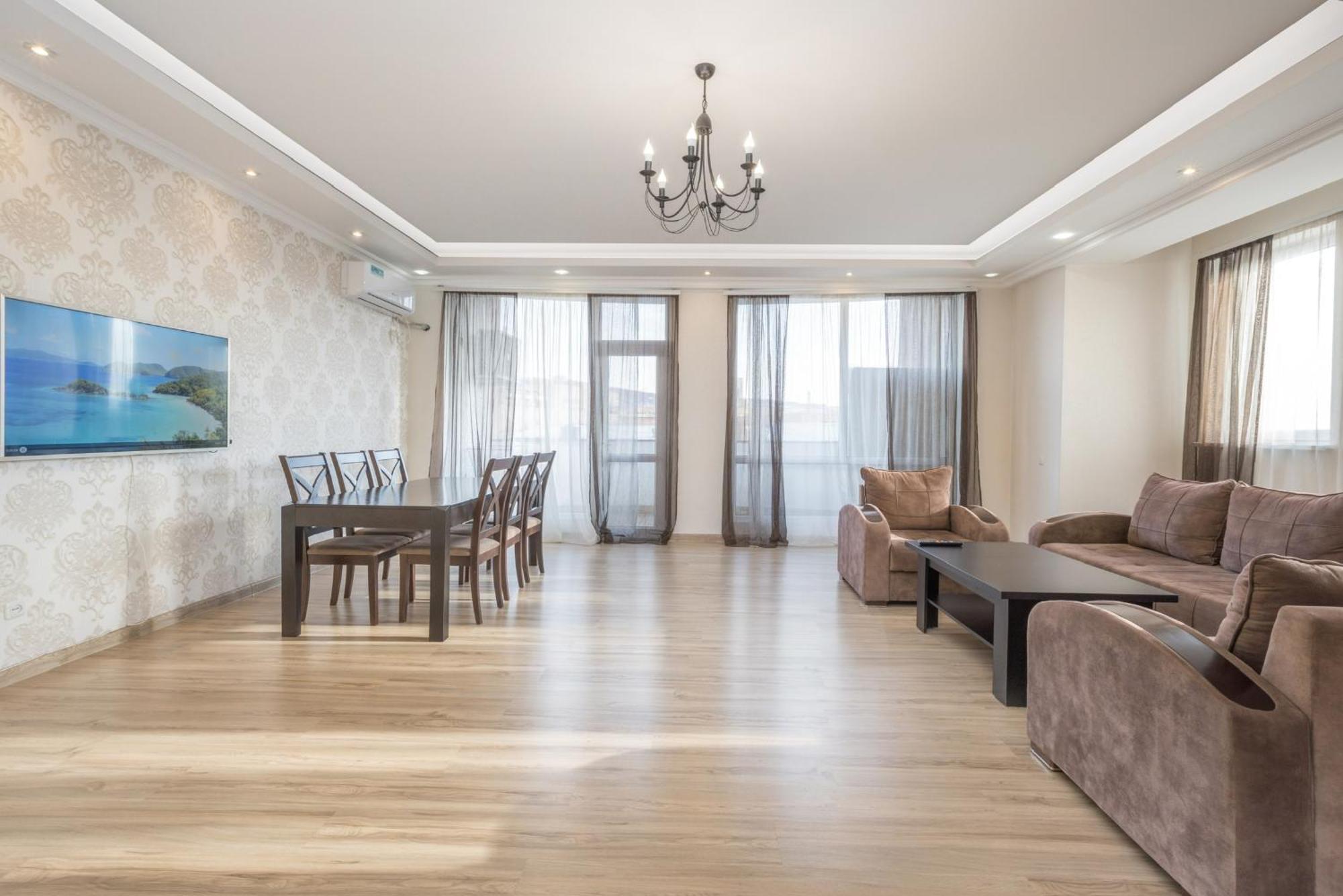 2 Bedrooms 2 Bathrooms Large And Lux Apartment Best Location Jerevan Eksteriør bilde