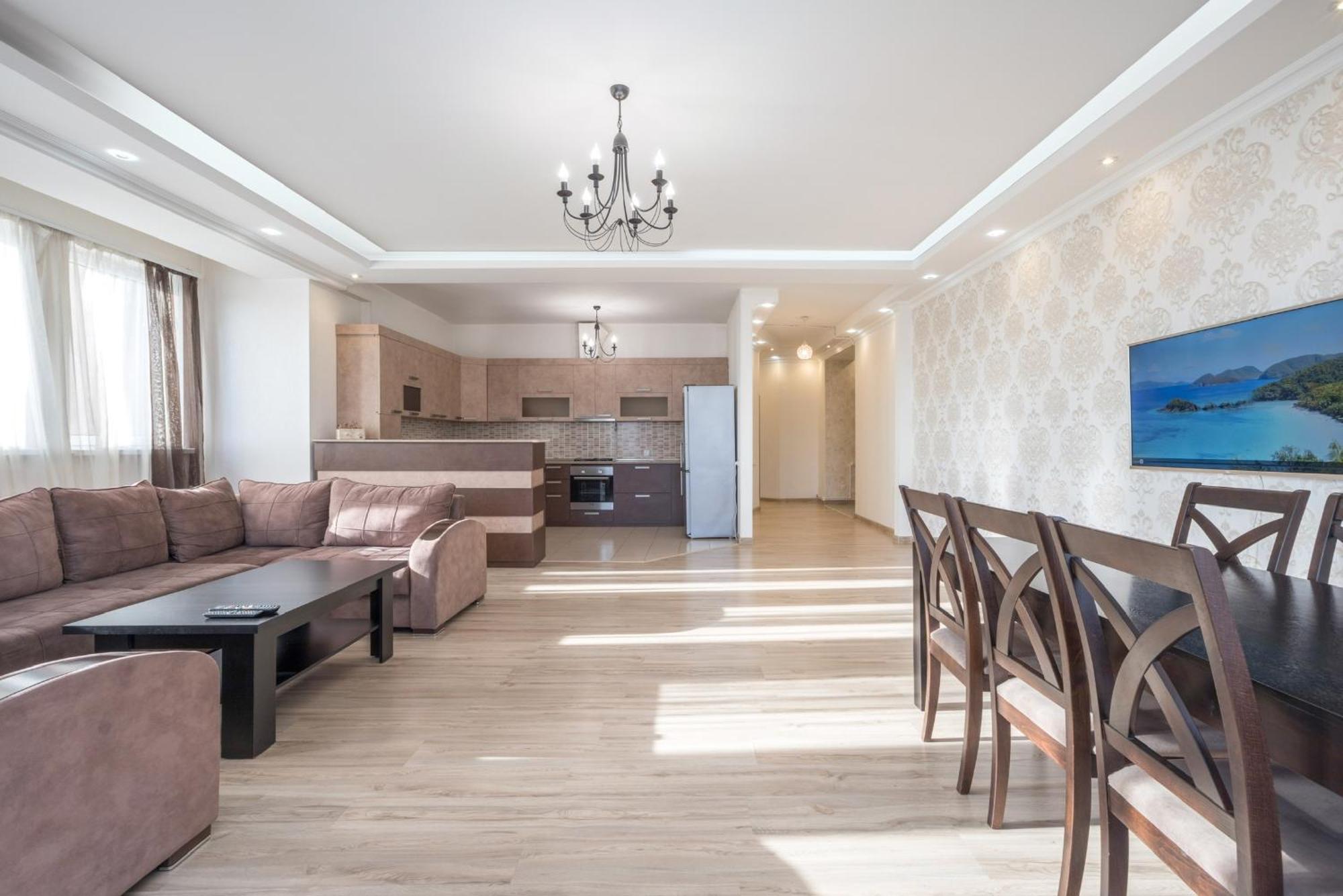 2 Bedrooms 2 Bathrooms Large And Lux Apartment Best Location Jerevan Eksteriør bilde